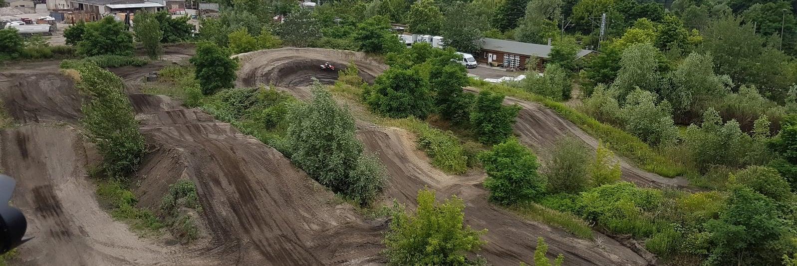 Luftaufnahme der Motocross-Strecke der MX Ranch Berlin