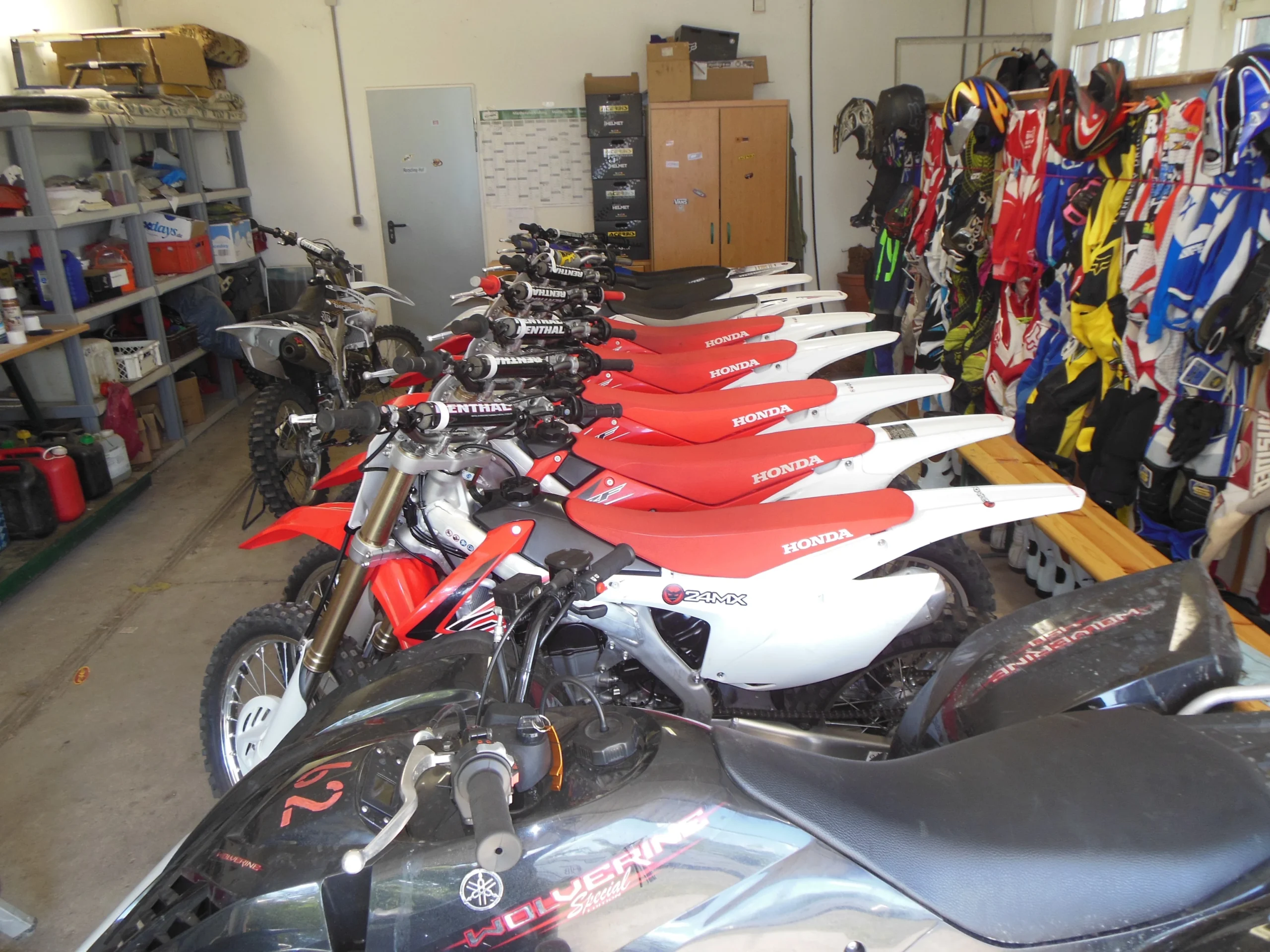 Leihmotorräder und Motocross-Ausrüstung der MX Ranch Berlin